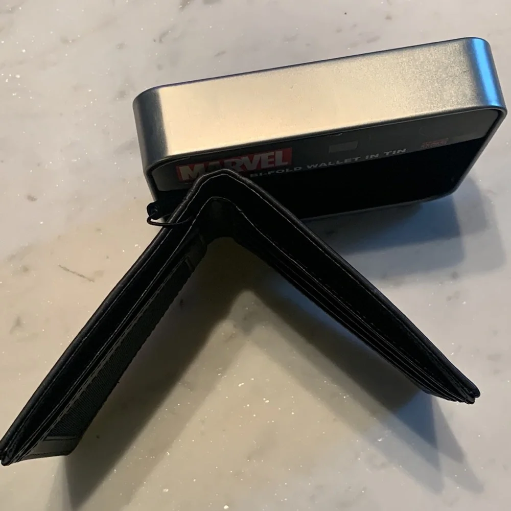 Concept One Marvel Avengers Bifold Wallet in Decorative Tin Case